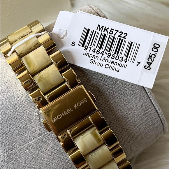 Michael Kors Women’s Bradshaw Gold-Tone Watch - Picture 8 of 11